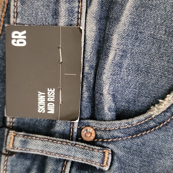 Express Mid Rise Skinny Jeans - Picture 6 of 16